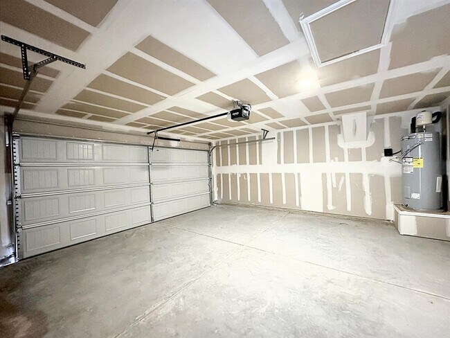 Building Photo - 549 Autumn Blaze