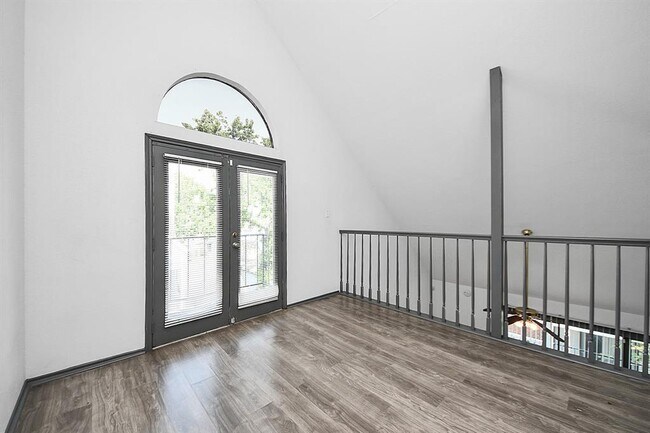 Building Photo - 14550 Fonmeadow Dr