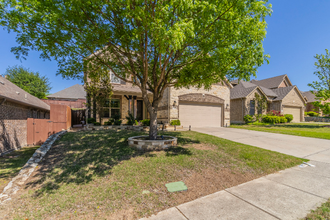 Building Photo - 1313 Poplar Dr