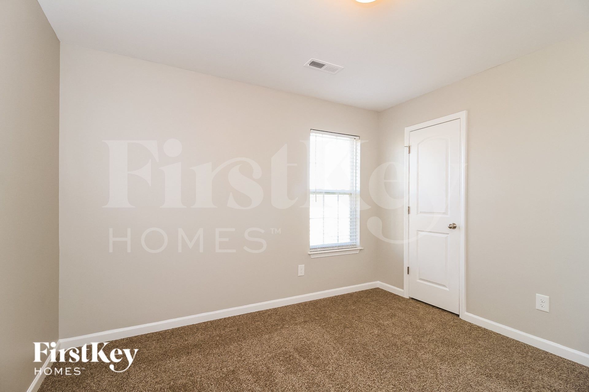 Building Photo - 667 Field Crossing Ct