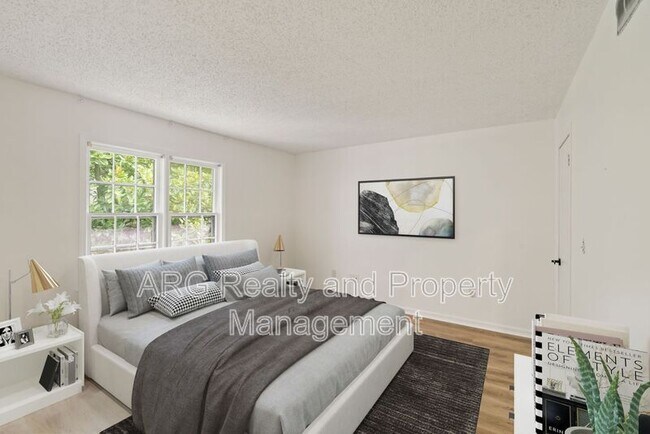 Building Photo - 128 Lablanc Way NW