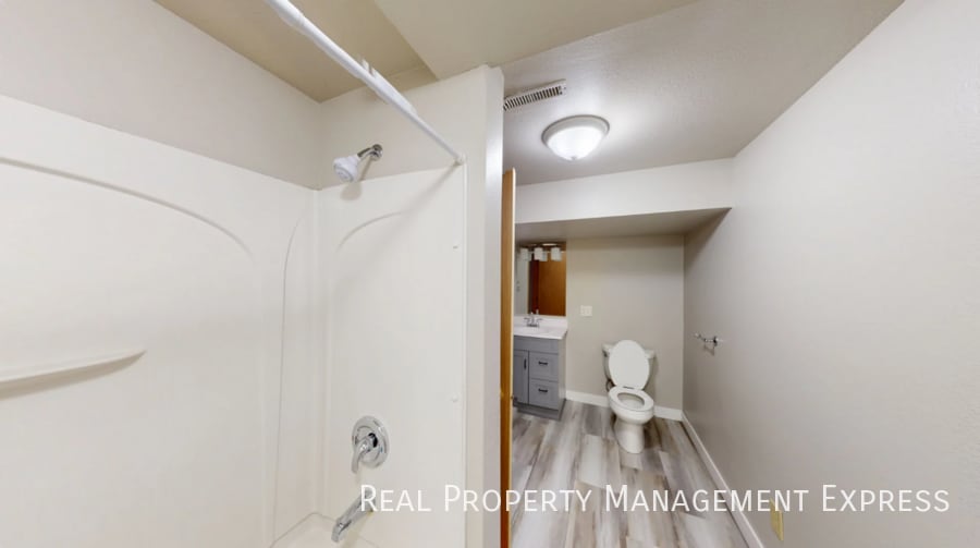 Building Photo - 1 Bedroom 1 Bathroom Apartment