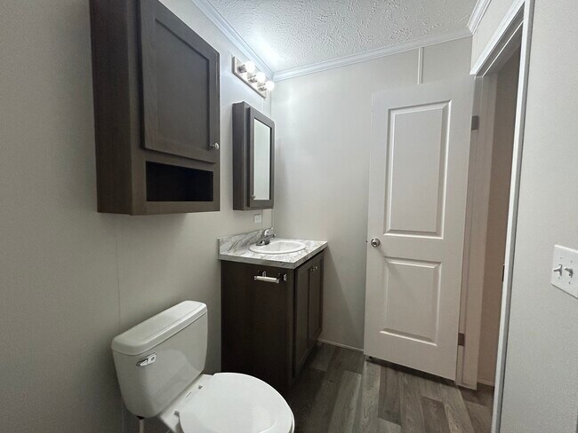 Building Photo - 2364 Maple Dr