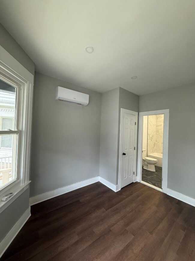 Building Photo - 442 Hudson Ave