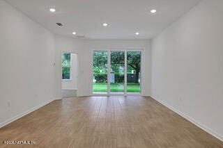 Building Photo - 5 FL-5