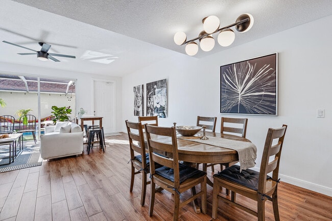 Building Photo - 116 Caravelle Dr