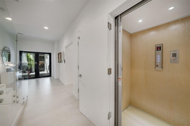 Building Photo - 10659 NE Quay Bridge Ct