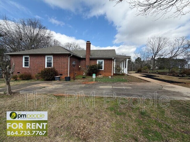 Building Photo - 134A Bennetts Bridge Rd.