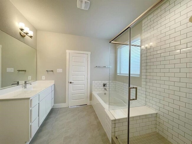 Building Photo - 3514 Gore Creek Dr