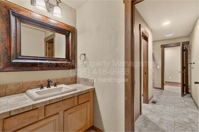 Building Photo - 8668 N Stable Trace Ct