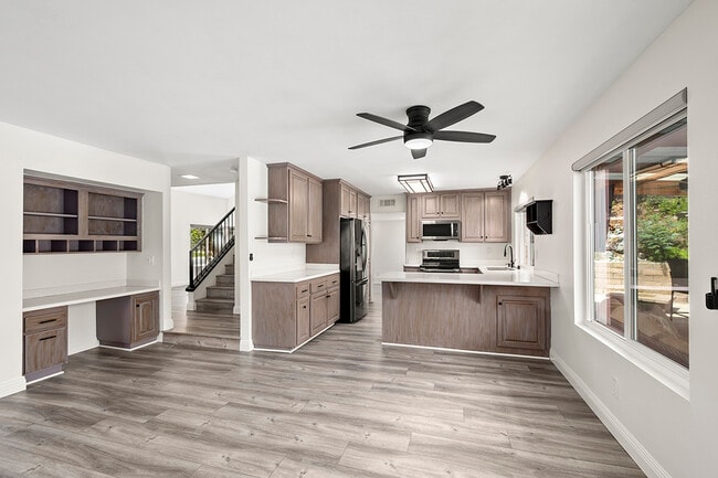 Building Photo - 10518 Pine Grove St