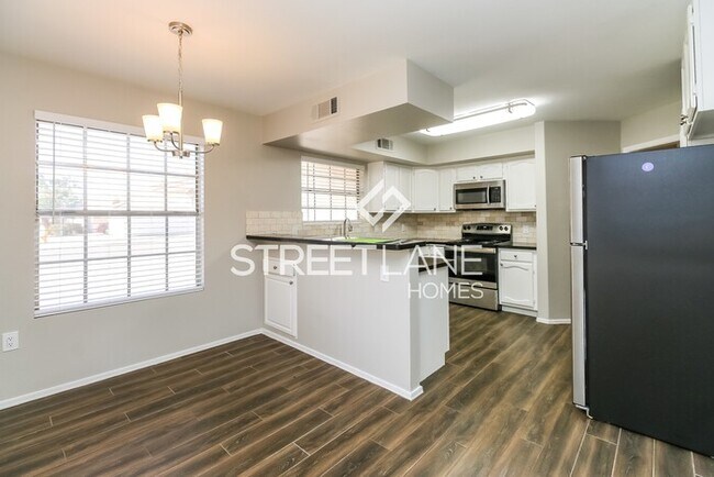 Building Photo - 371 S. Comanche Dr.