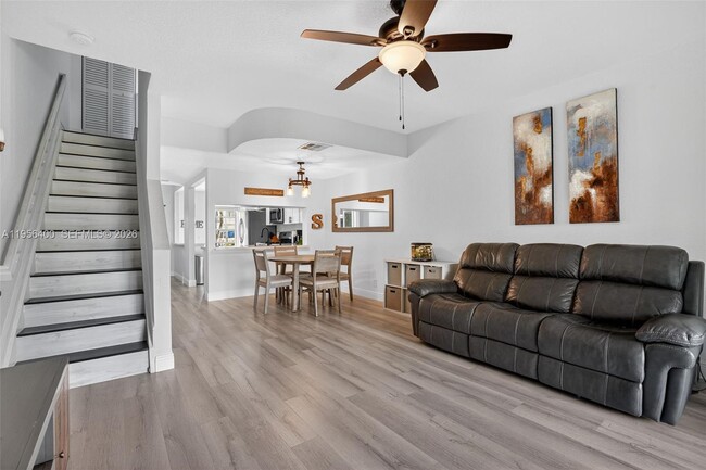 Building Photo - 8251 San Carlos Cir