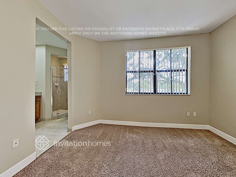 Building Photo - 3830 SW 69th Ave