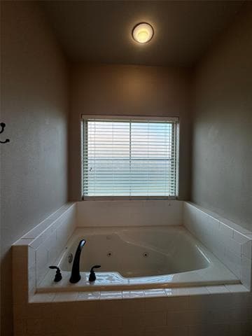 Building Photo - 250 Southlake Dr