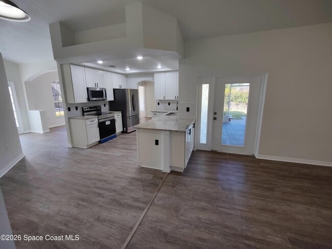 Building Photo - 219 Aladdin St NE