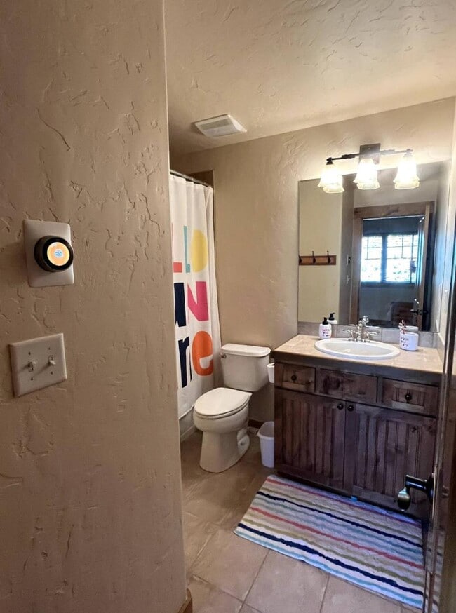 Building Photo - 970 Bear Trail