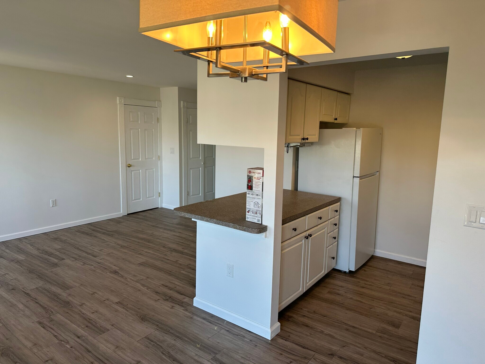 Building Photo - 14 Hilltop Ter