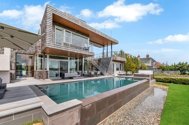 Building Photo - 54 Bay View Dr E