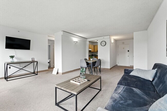 Building Photo - 1711 Bellevue Ave