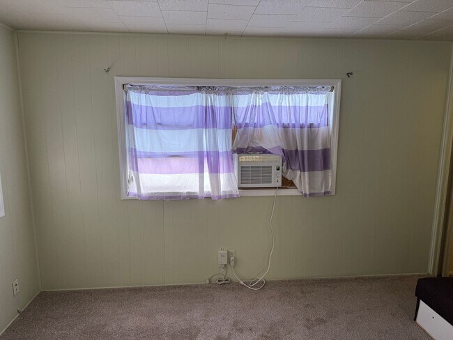 Building Photo - 4851 W Gandy Blvd
