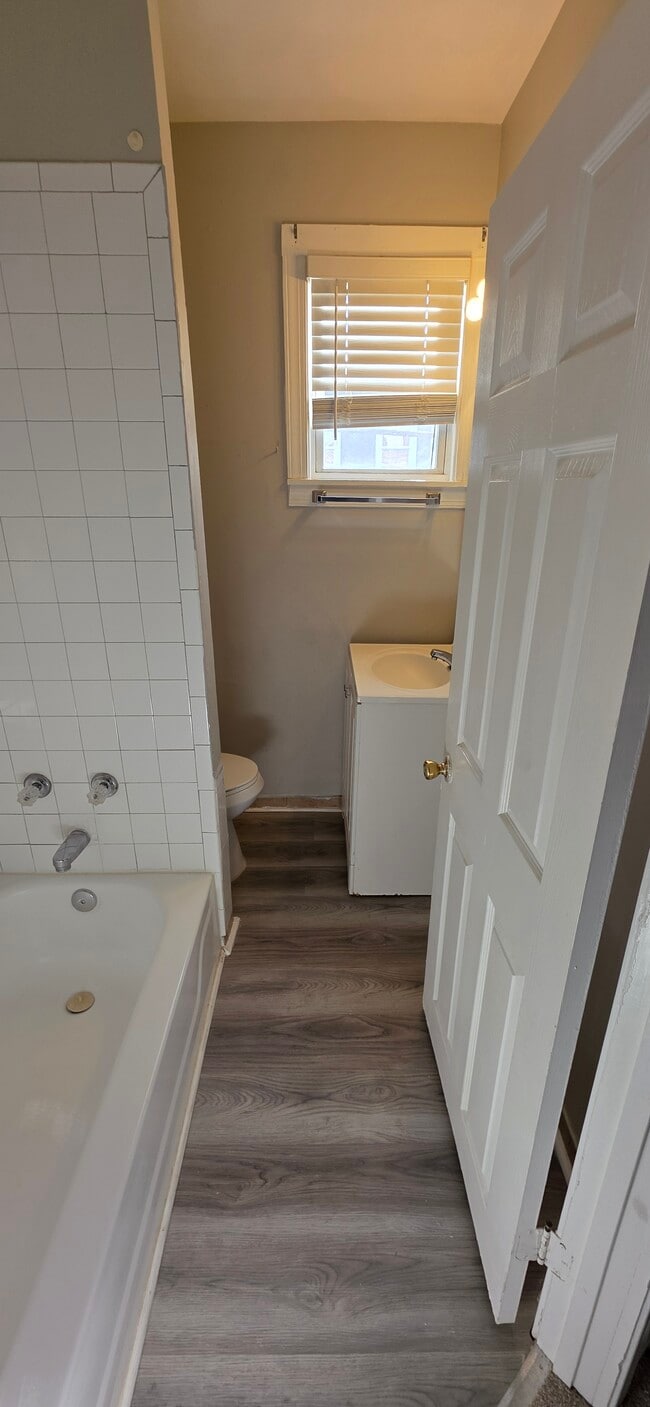 Building Photo - 701 N Curley St