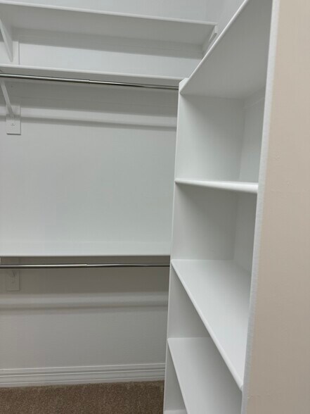 Building Photo - 8758 W Medlock Dr