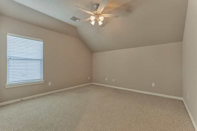 Building Photo - 30 Desert Rose Pl