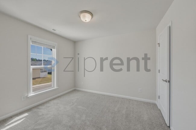 Building Photo - 1015 Badlands St