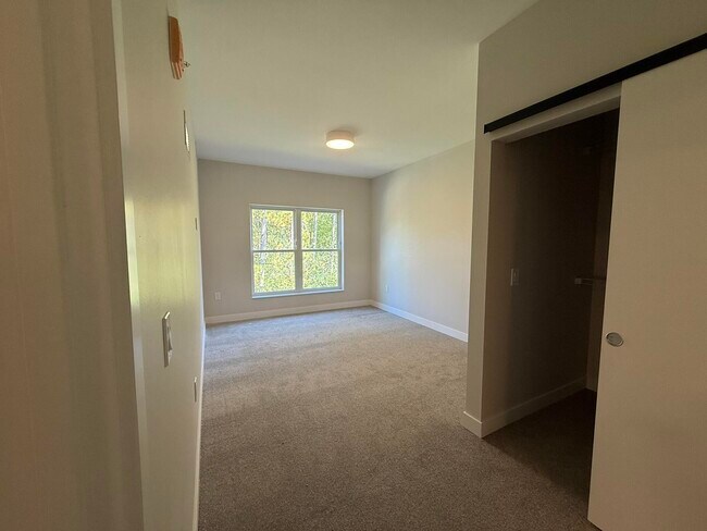 Building Photo - 2645 Burton Rd