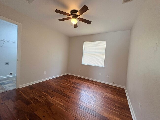 Building Photo - 1461 Live Oak Dr