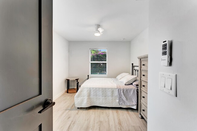 Building Photo - 320 NW 3rd Ave