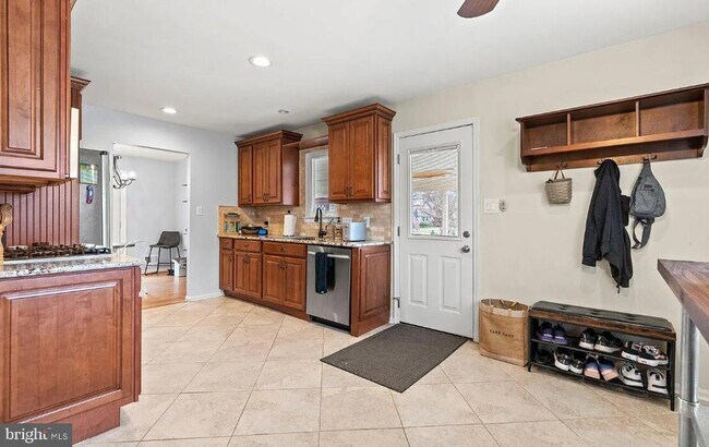 Building Photo - 7005 Stone Mill Pl