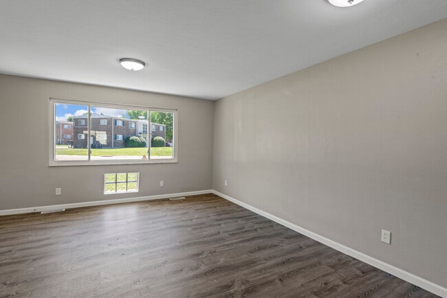 Building Photo - 3892 Brittany Cir