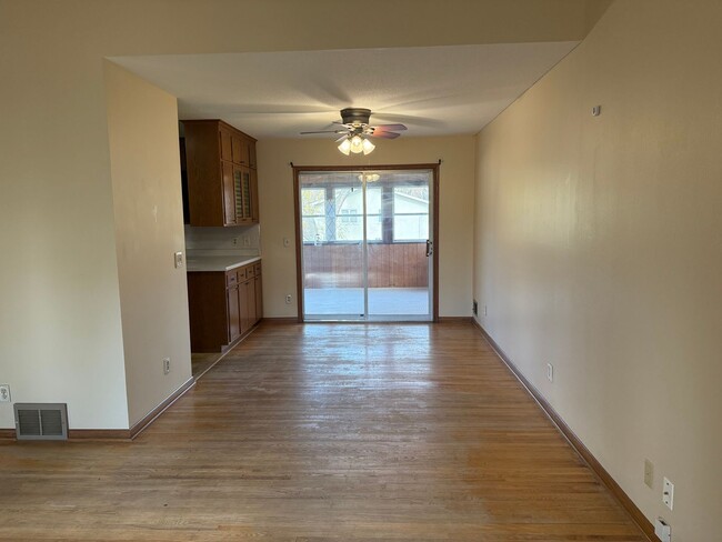 Building Photo - 1135 Welcome Cir