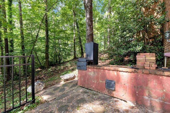 Building Photo - 3978 Pineshore Cir