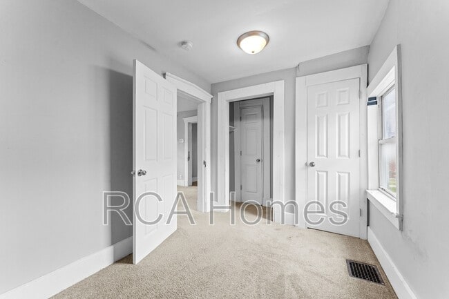 Building Photo - 1011 Dreier Pl