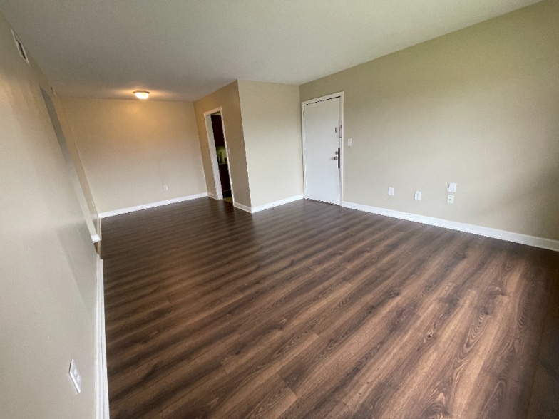 Building Photo - 1810 Marion Manor Dr
