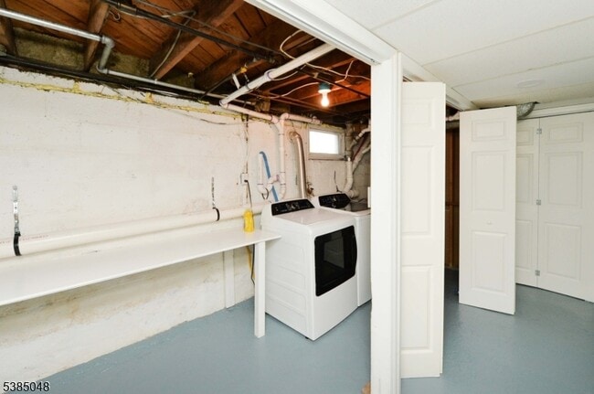 Building Photo - 425 Orchard St