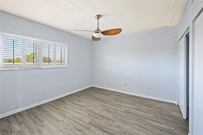 Building Photo - 1185 Marseille Dr