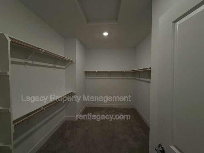 Building Photo - 8332 Taylormade Wy