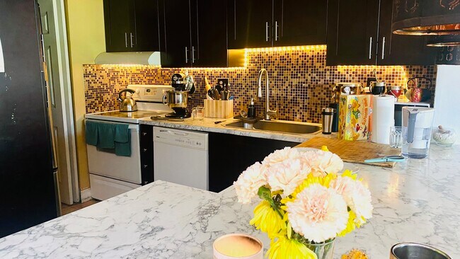 Kitchen - 6665 SW 138th Ct