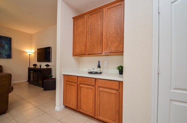 Building Photo - 614 W Newport Bend