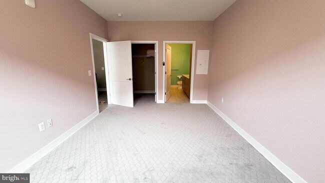 Building Photo - 145 Riverhaven Dr