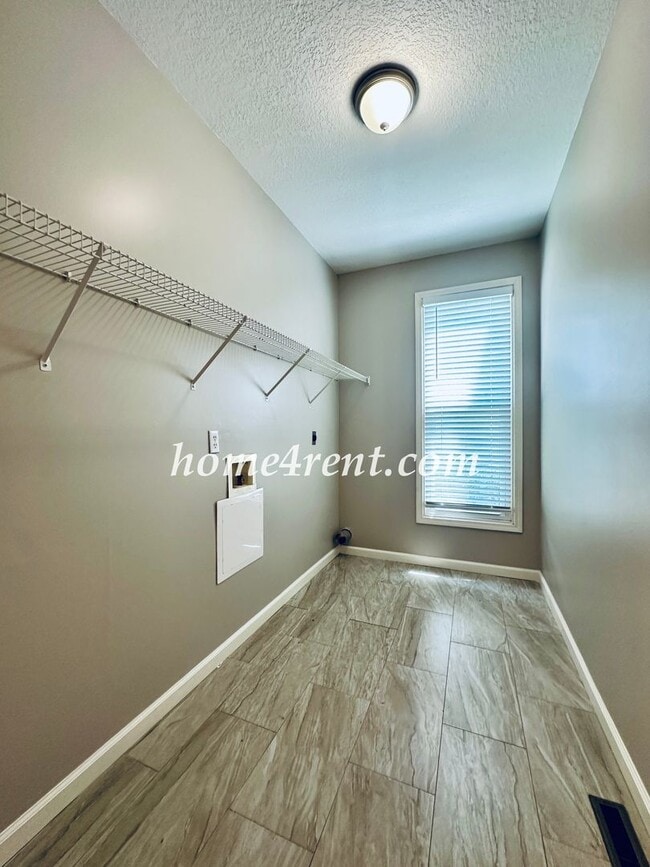 Building Photo - Blue Valley Schools, Walking Distance to Elementary School and Neighborhood Pool!