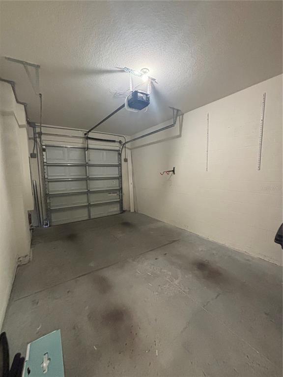 Building Photo - 1604 Hubbell Rd