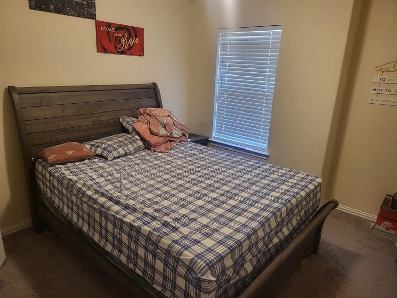 Building Photo - 4803 S Richwood Dr