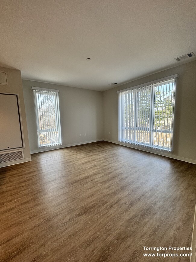 Building Photo - 289 Walk Hill St