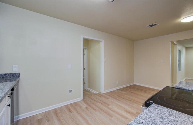 Building Photo - 6510 Cherrydale Dr