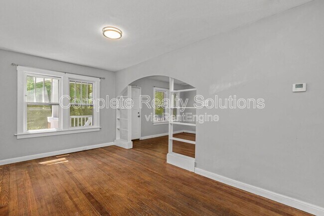 Building Photo - 40 S Hartnett Ave